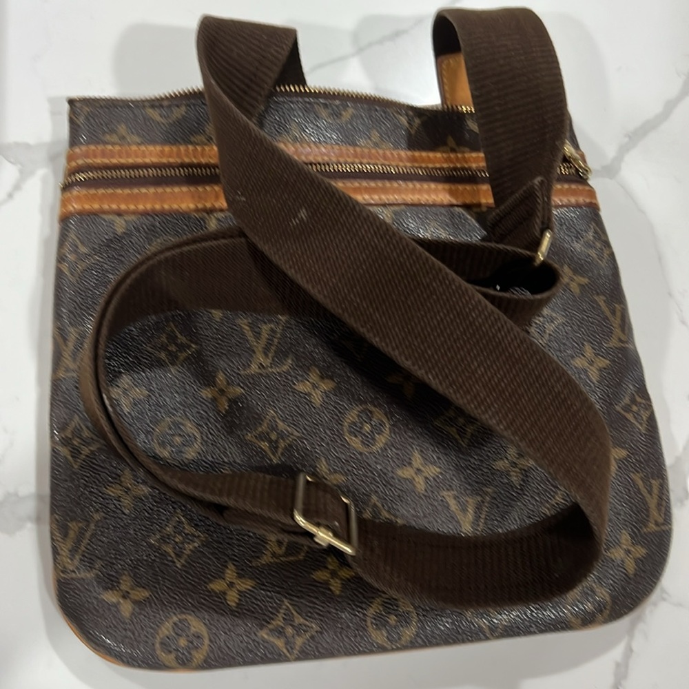 Louis Vuitton Brown Messenger Bag with Monogram Canvas